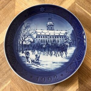 Royal Copenhagen 1992 Christmas Plate